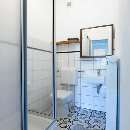 Urige Mit Zwei Betten Und Genialer Kueche Mügeln